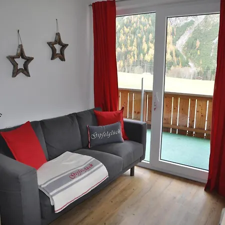 In Steeg Near Slopes Apartment